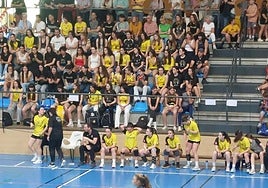 Eragin eskubaloi klubeko eguna gaur egun guztian zehar.