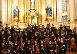 Una de las formaciones de Bergarako Orkestra Sinfonikoa tras una actuación en la iglesia de la Compañía de María.