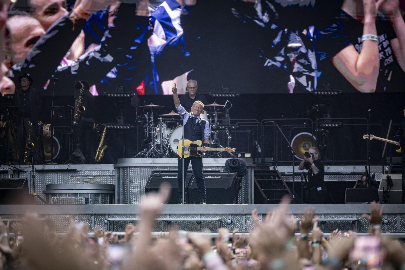 Anoeta se rinde al show de Bruce Springsteen