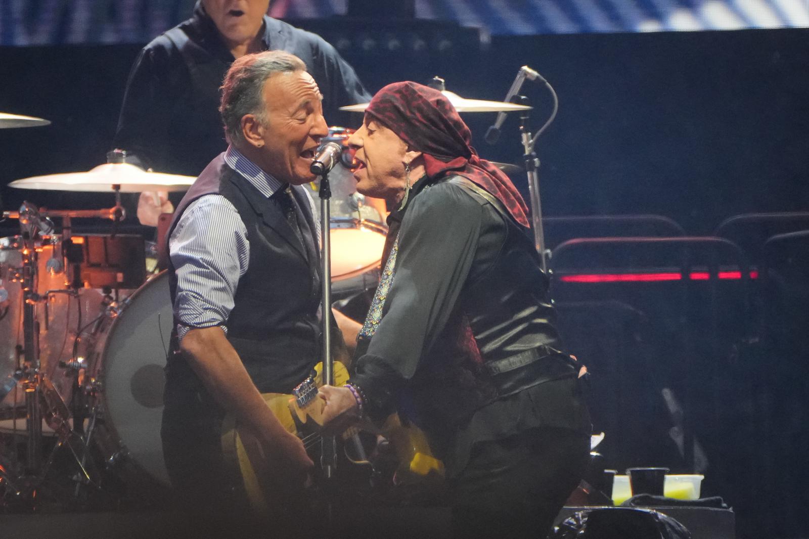 Anoeta se rinde al show de Bruce Springsteen