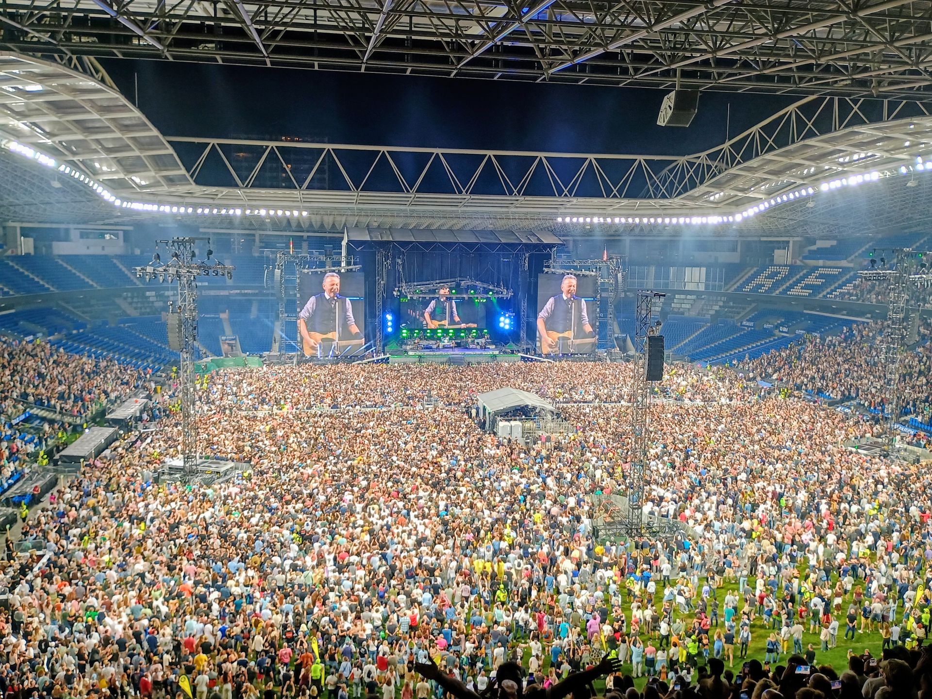 Anoeta se rinde al show de Bruce Springsteen