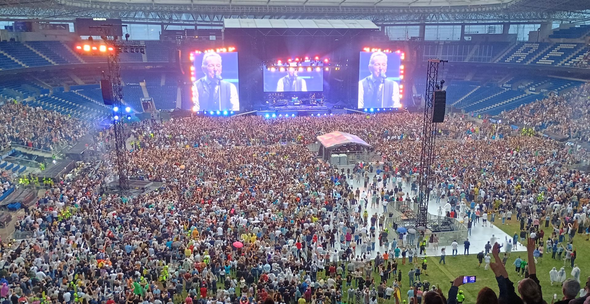 Anoeta se rinde al show de Bruce Springsteen