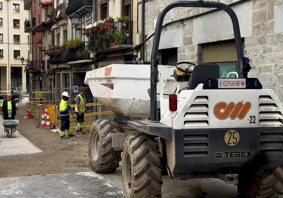 Operarios en sus labores en la primera fase del proyecto.