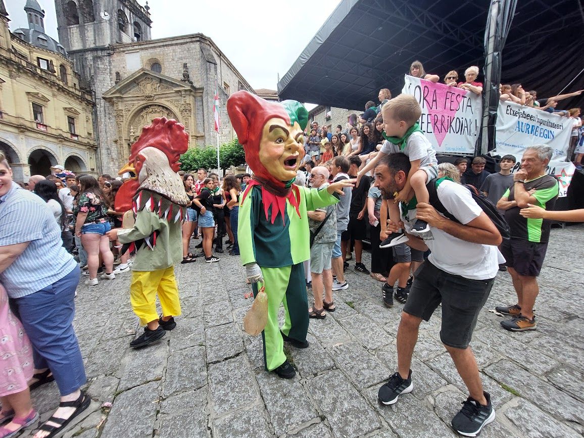 Multitudinario txupinazo para comenzar los sanjuanes