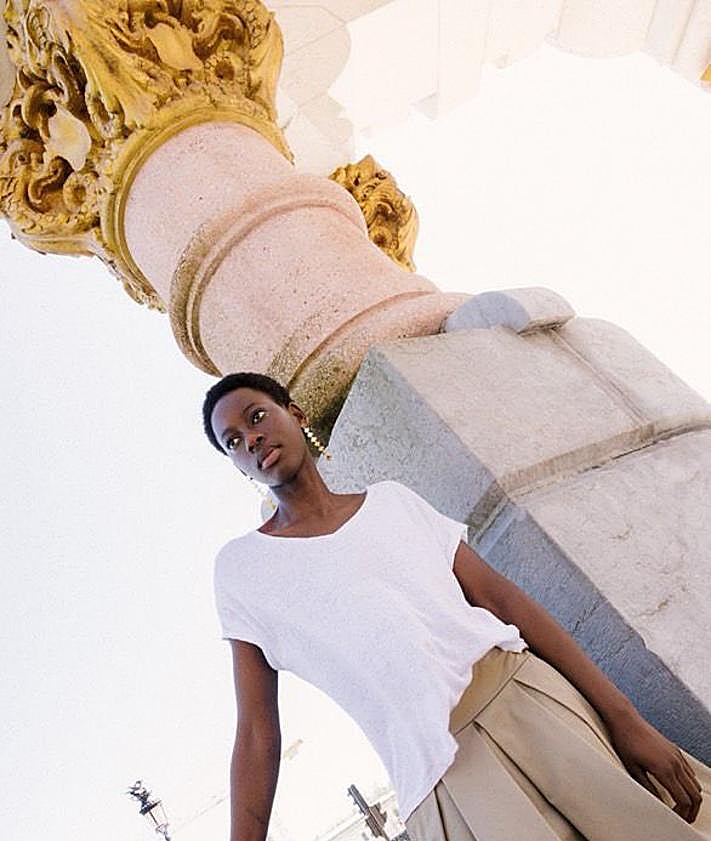 Imagen secundaria 2 - La nueva tienda de ropa que llega al centro de San Sebastián: «Buena música, regalitos y sorpresas»