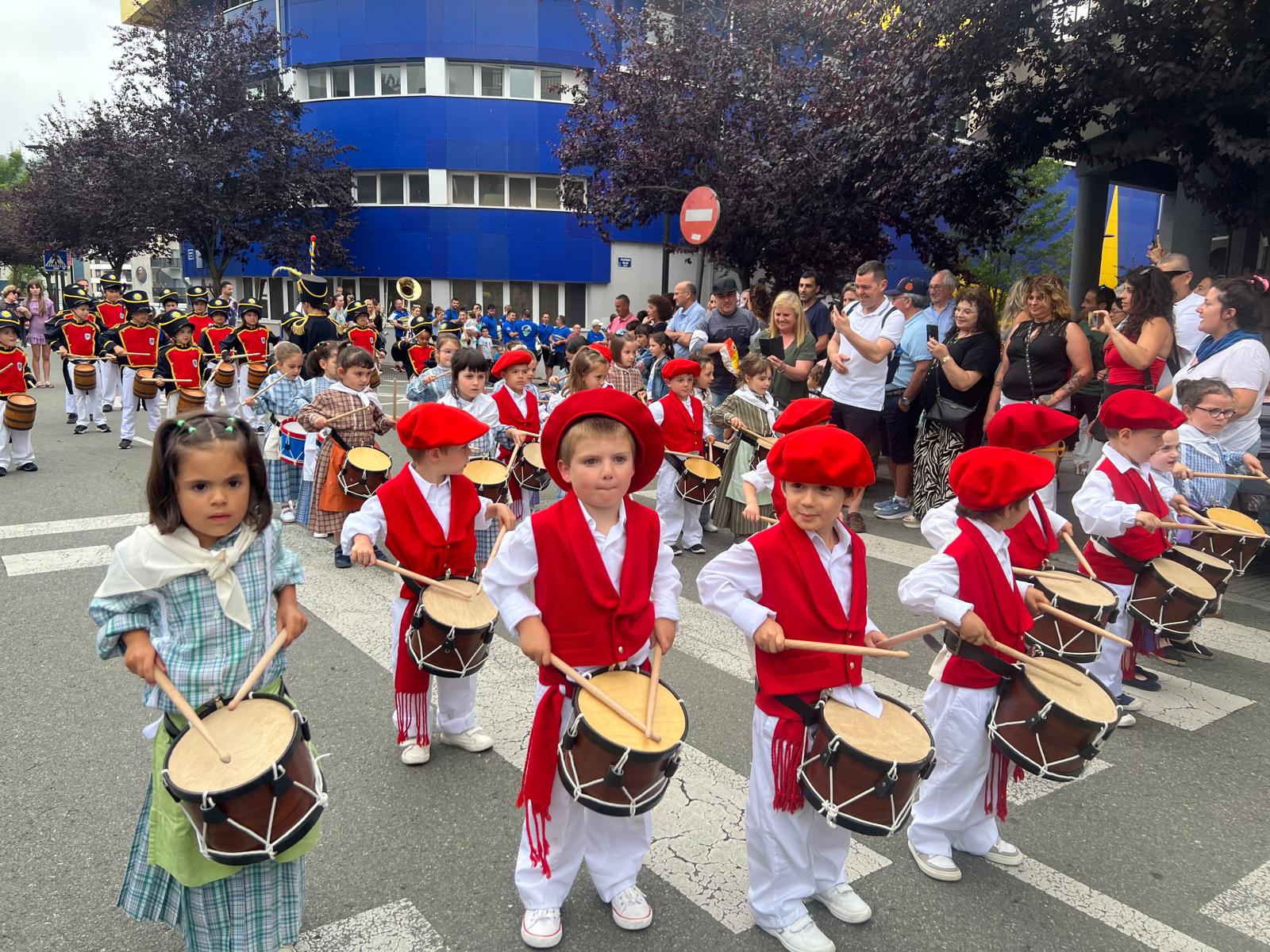 Los niños tomaron el mando de la fiesta