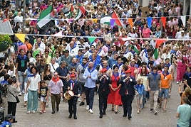 Las calles de Eibar se llenan en la víspera de San Juan