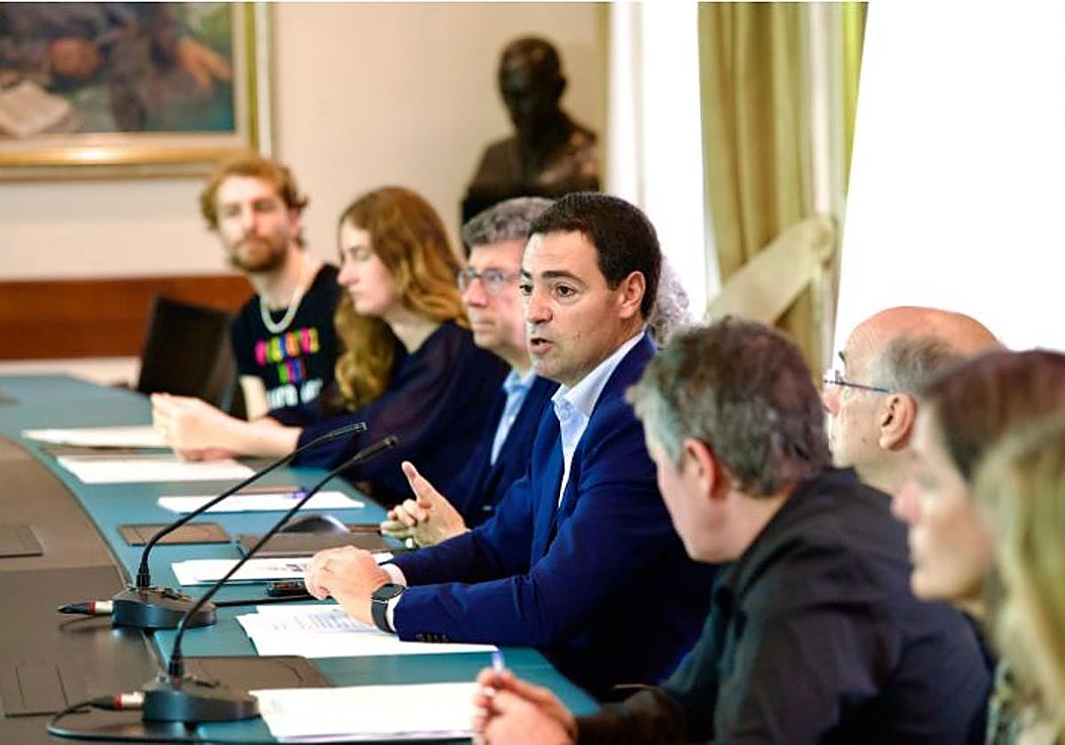 El lehendakari ha presidido en Bilbao la reunión del Consejo Asesor del Euskera.