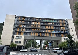 Fachada de las viviendas de Arrasate desde Txaeta kalea.