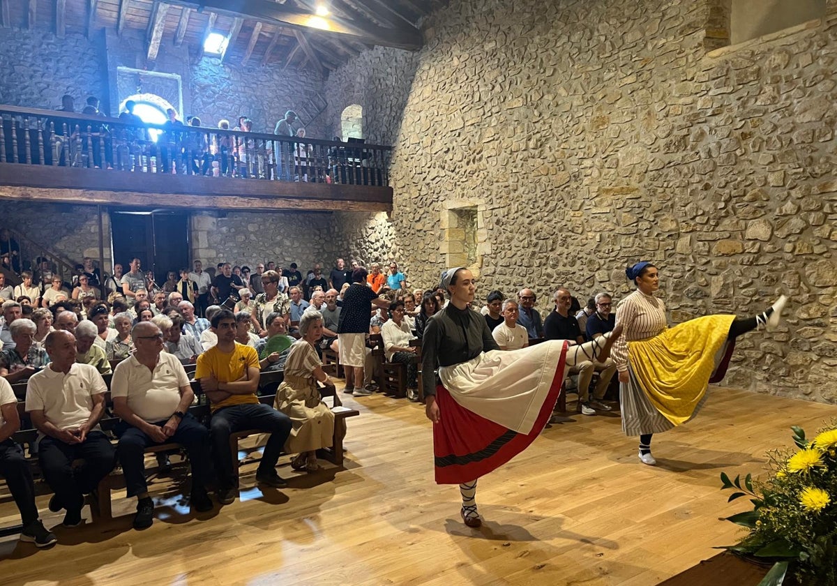 Numerosos urretxuarras disfrutan de la fiesta en Santa Bárbara