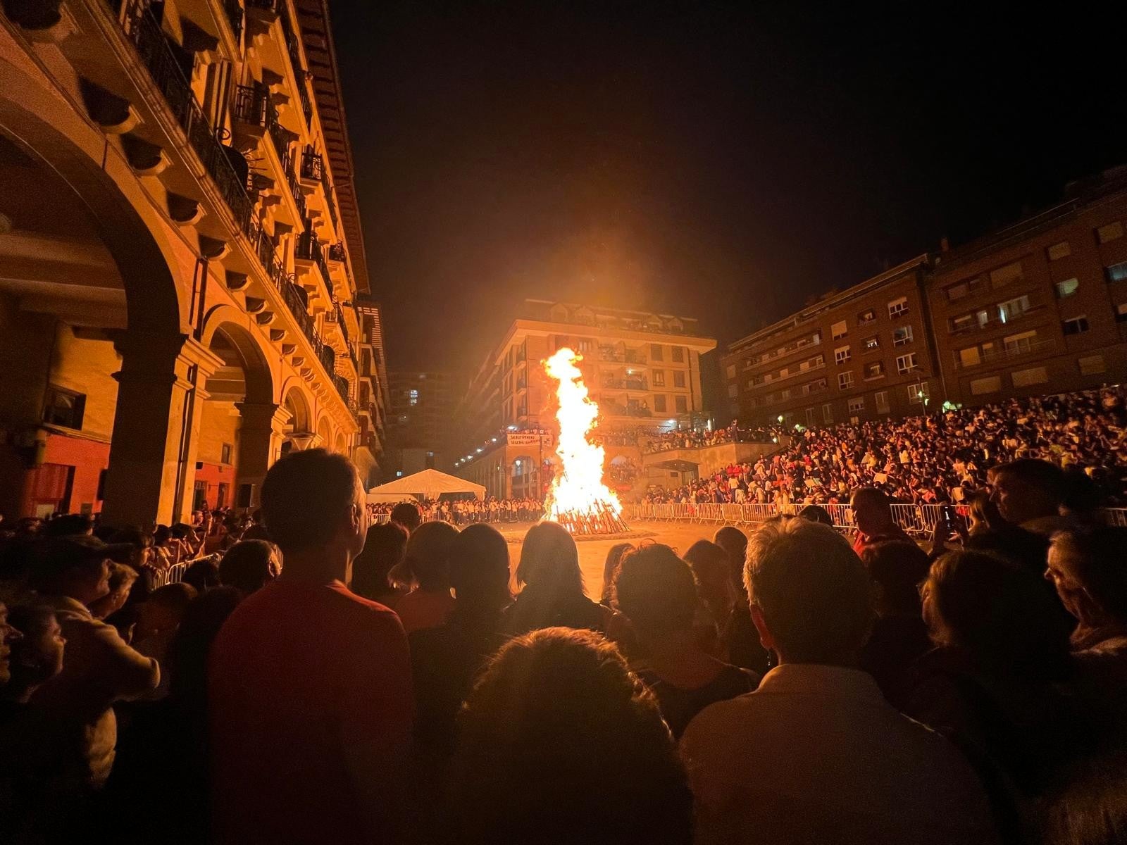 Numerosos urretxuarras disfrutan de la fiesta en Santa Bárbara