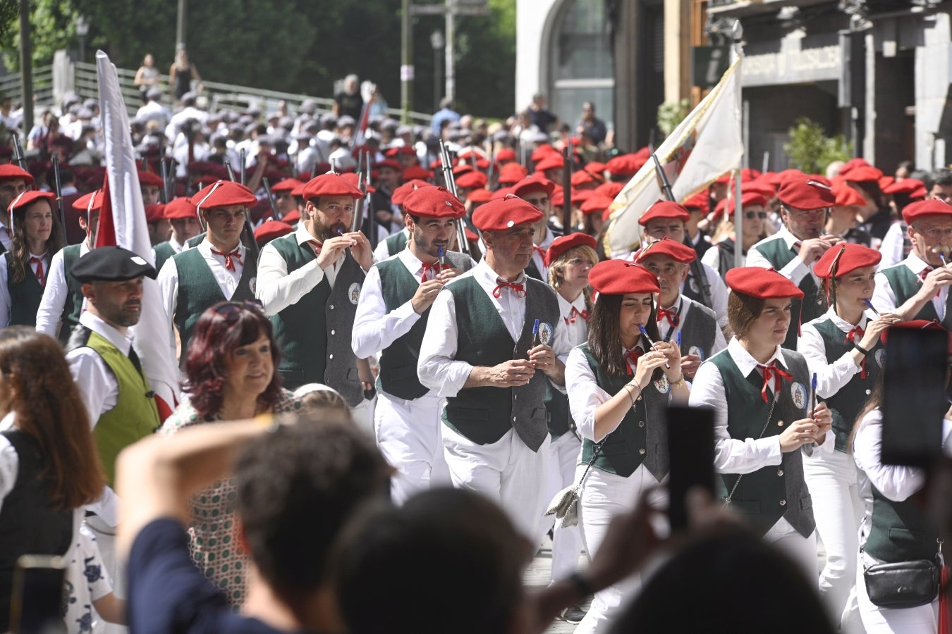 Tolosa, firme en su día grande y en un sofocante calor