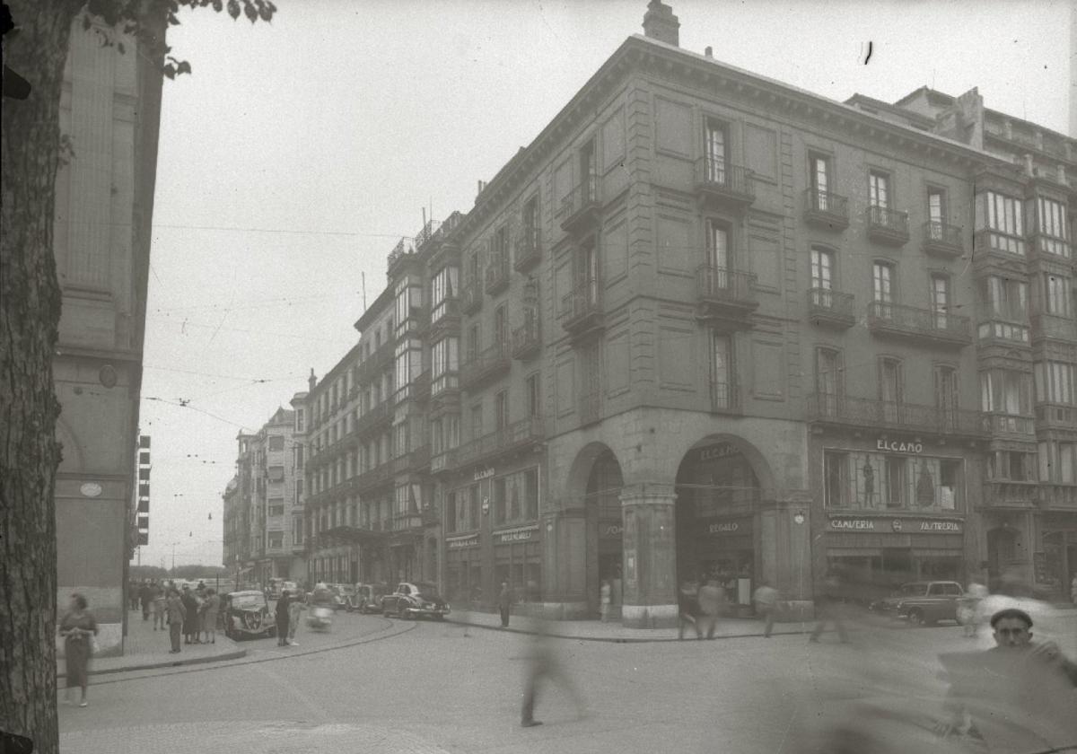 La céntrica calle Peñaflorida, esquina con Elcano.
