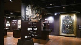 Inicio de la exposición del museo. A la derecha el cuadro de Echenagusia que sirvió de base para las vidrieras de la Diputación..