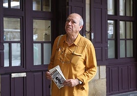 Kepa Altonaga, liburua aurkeztu aurretik.