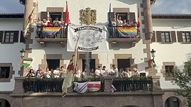 Erreka y Doneztebe Futbol Taldea, protagonistas en el txupinazo