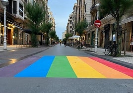 Donostia reivindica el Orgullo LGTBIQ+ con baile Vogue y un arco iris en Gros
