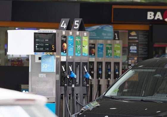 Imagen de una gasolinera.
