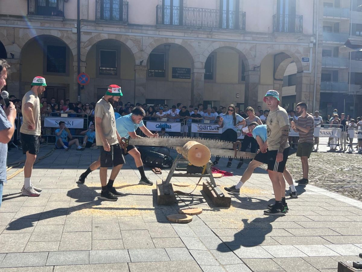 Gran ambiente en las fiestas de Zumarraga