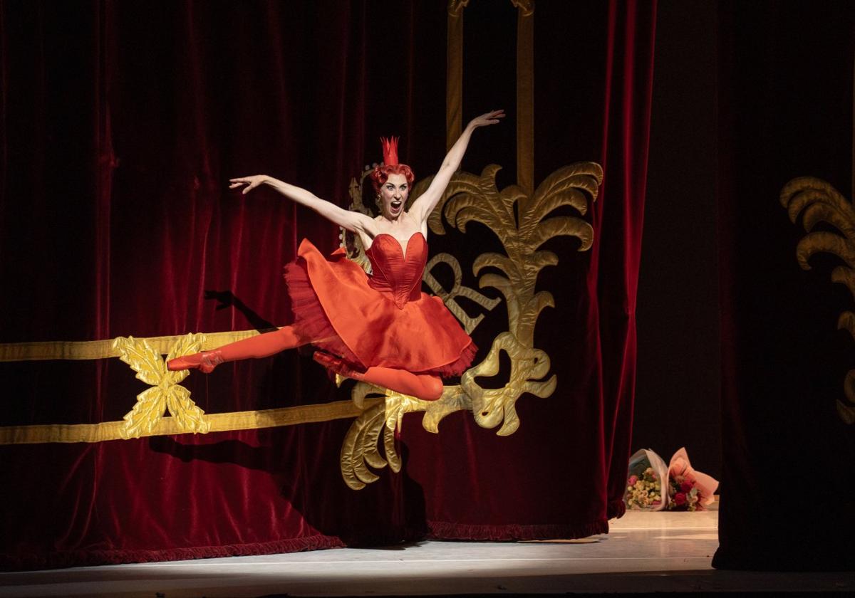 Itziar Mendizabal interpretó a la Reina de Corazones de 'Alicia en el país de las maravillas' en su adiós a los escenarios.