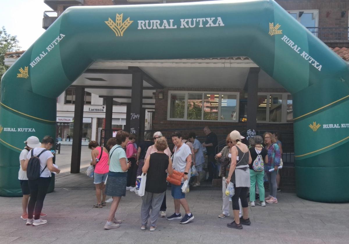 El punto de inicio y final de la marcha se instaló frente al Centro Social Luis Mariano.