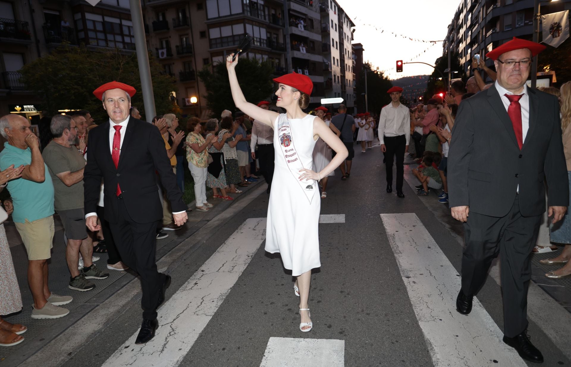 Presentación de las cantineras del Alarde tradicional