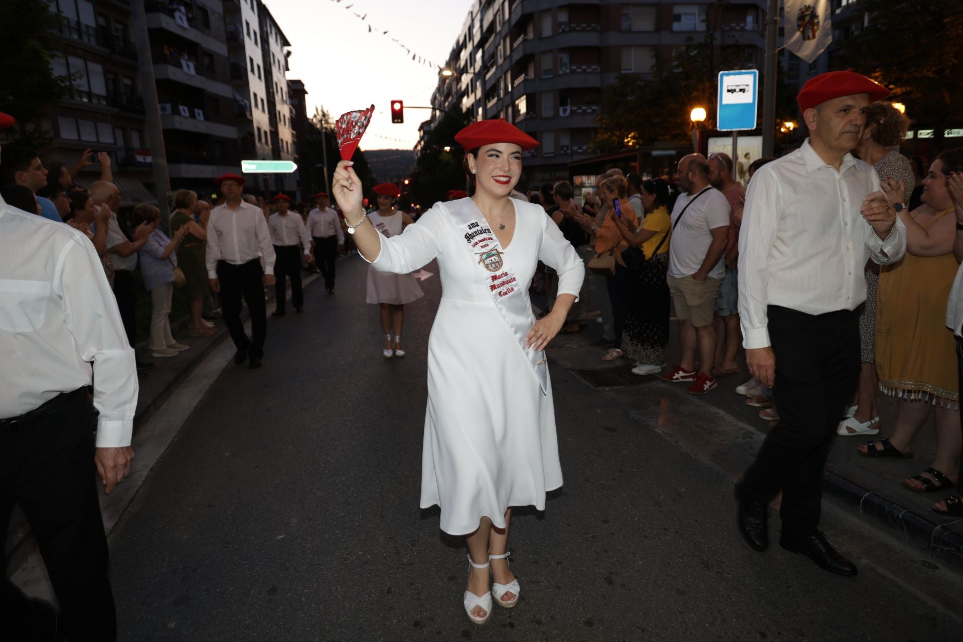 Presentación de las cantineras del Alarde tradicional