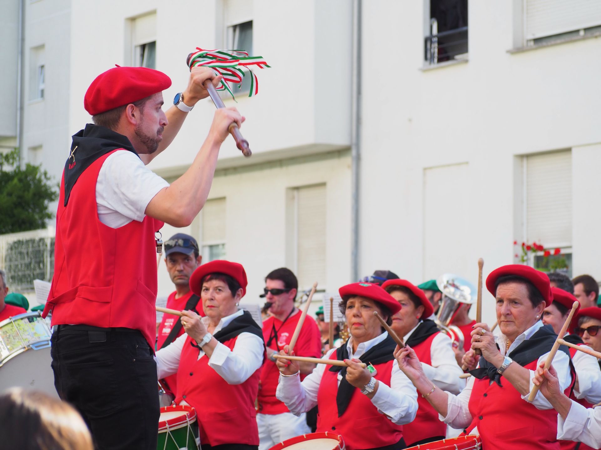 Zumaia disfruta de sus fiestas patronales en honor a San Pedro
