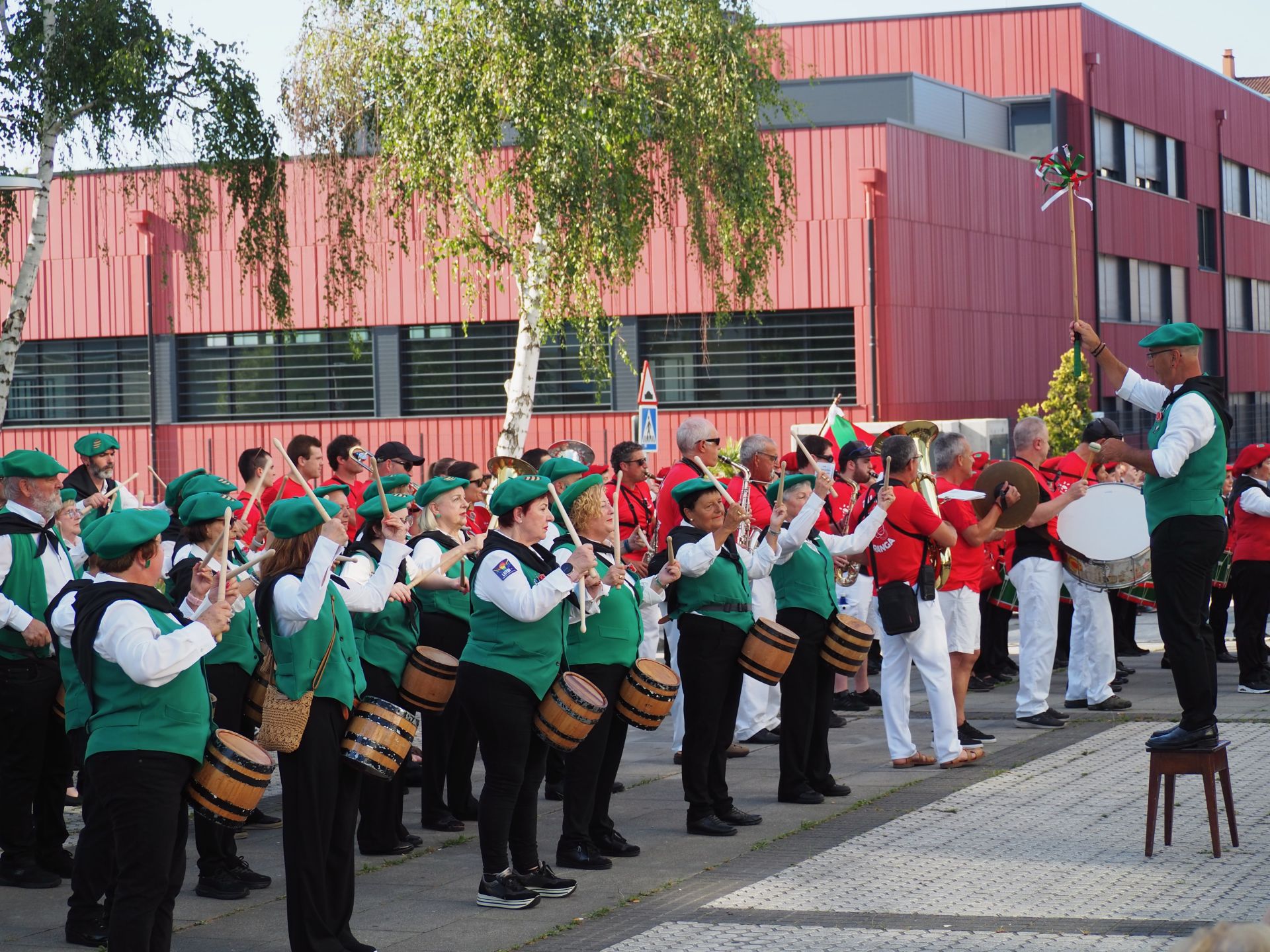 Zumaia disfruta de sus fiestas patronales en honor a San Pedro