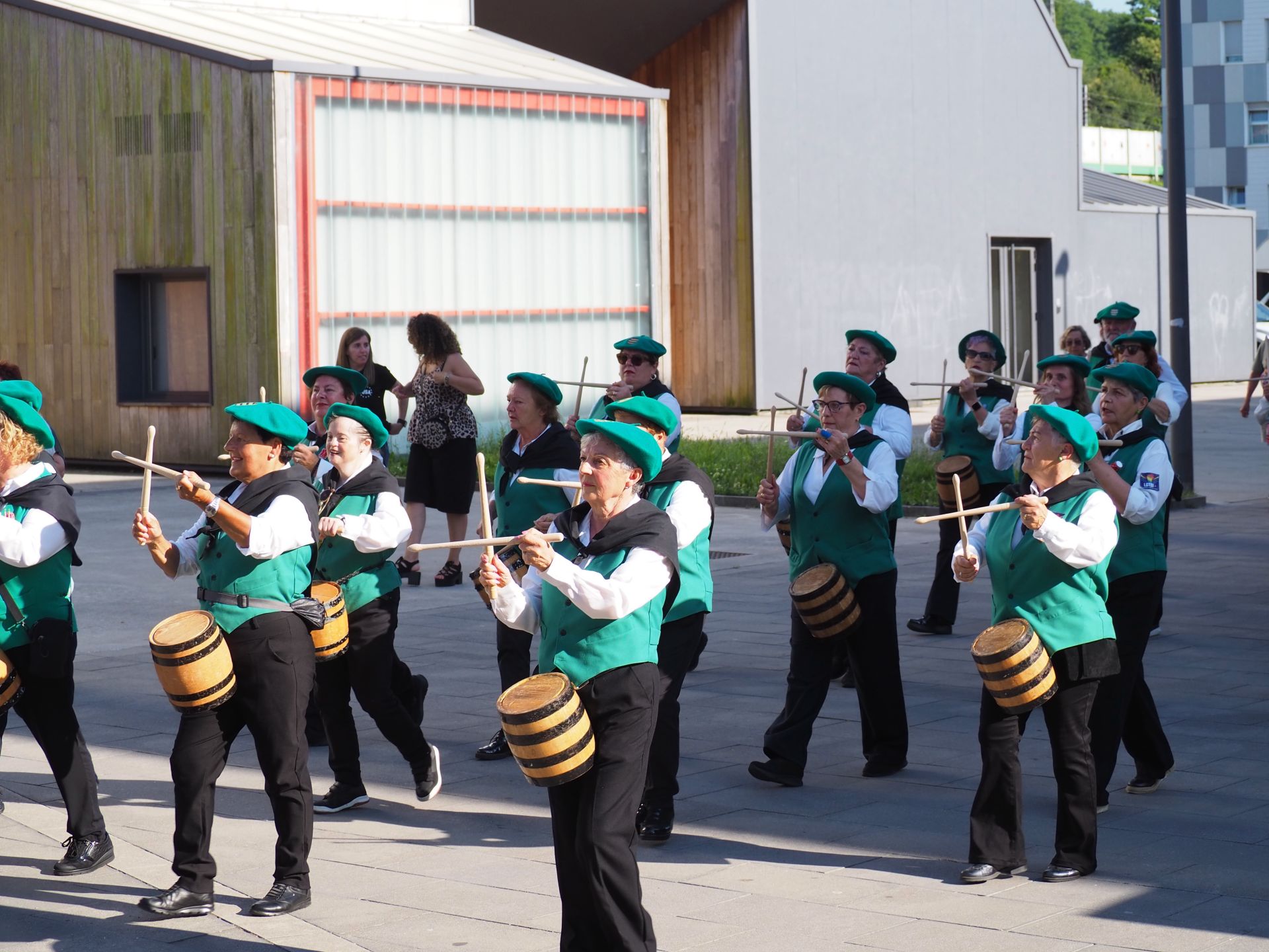 Zumaia disfruta de sus fiestas patronales en honor a San Pedro