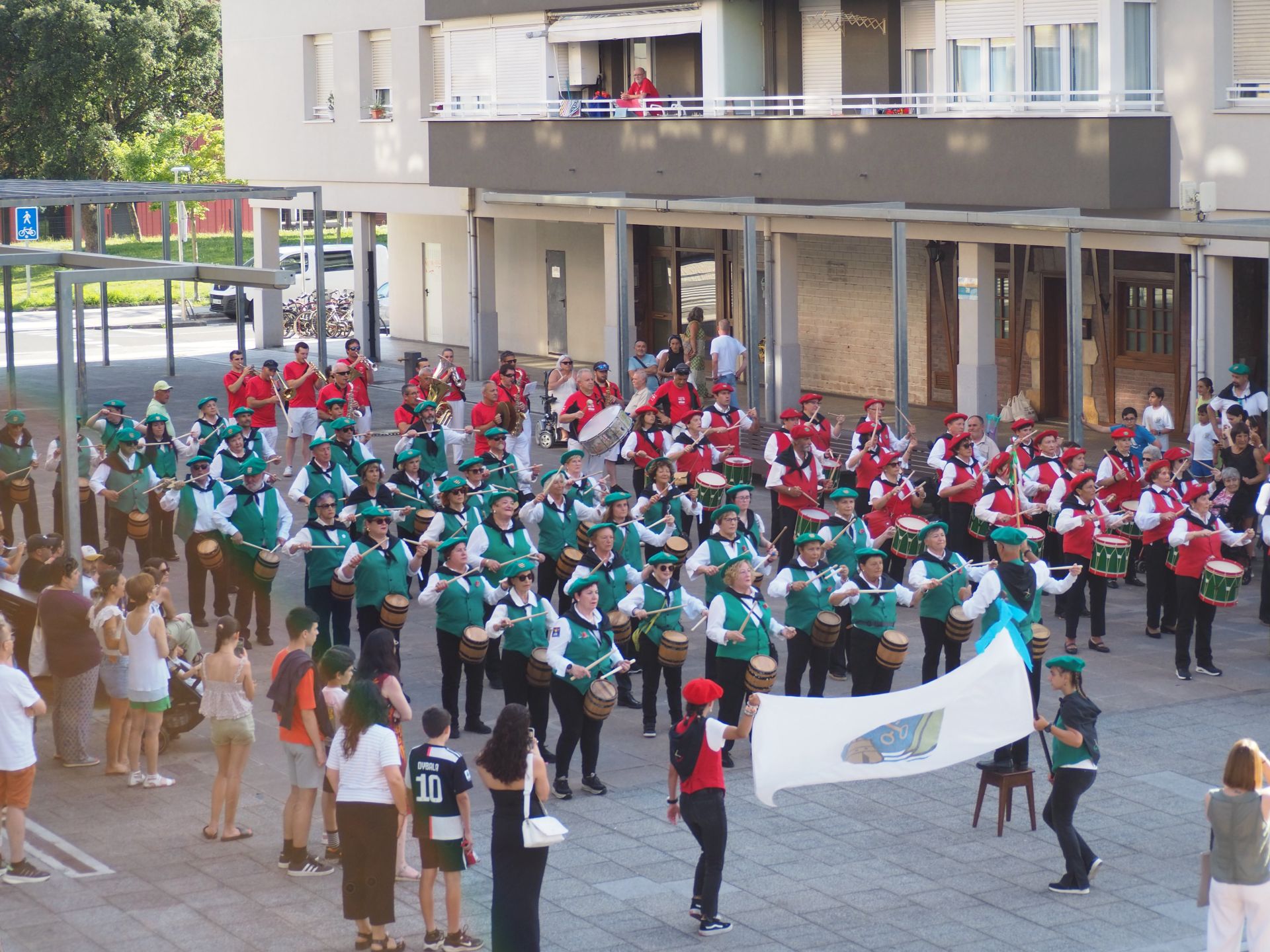 Zumaia disfruta de sus fiestas patronales en honor a San Pedro