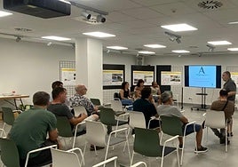 Reunión abierta en la que el grupo de gobierno mostró su valoración de la primera mitad de la legislatura.