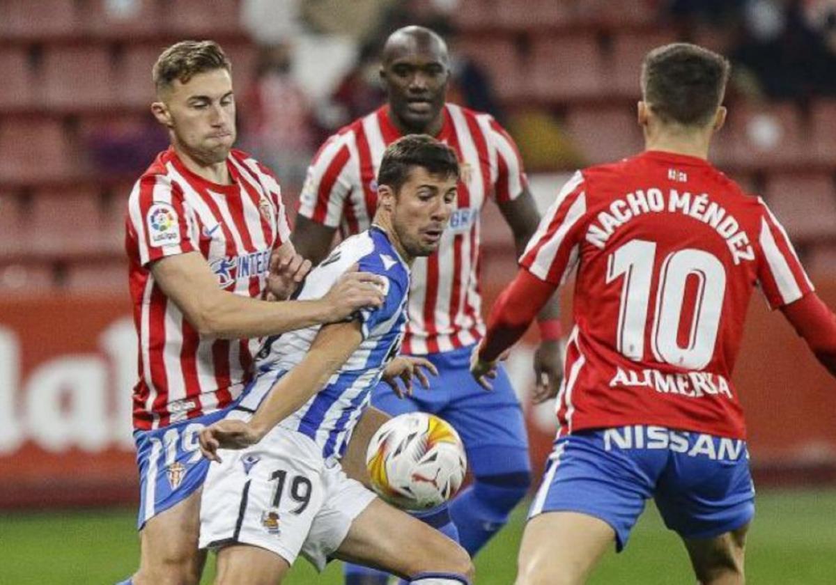 Javi Martón durante un partido con el Sanse en 2021.