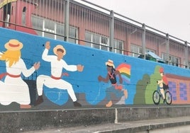 Un mural en 'auzolan' que plasma la singularidad  de Elgeta