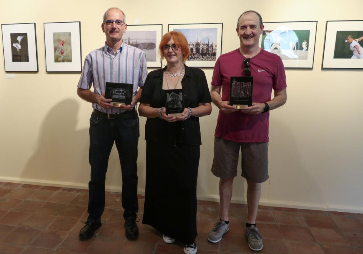 Los tres primeros premios del Rally Fotográfico de Zarautz.