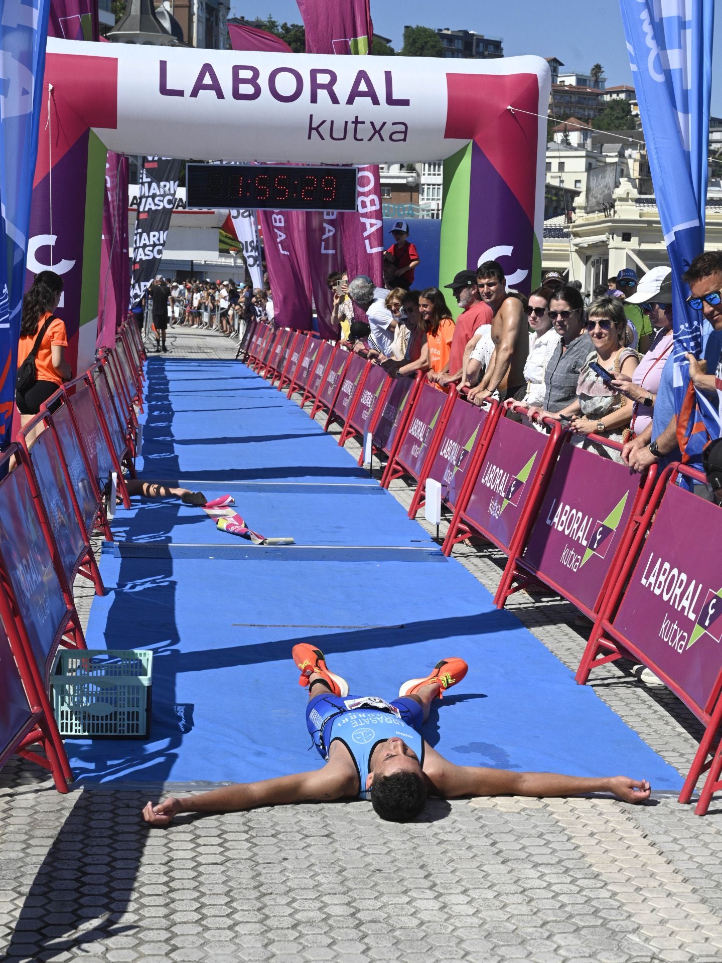 Las imágenes de la XVIII edición del Triatlón Memorial Onditz bajo el sol en Donostia