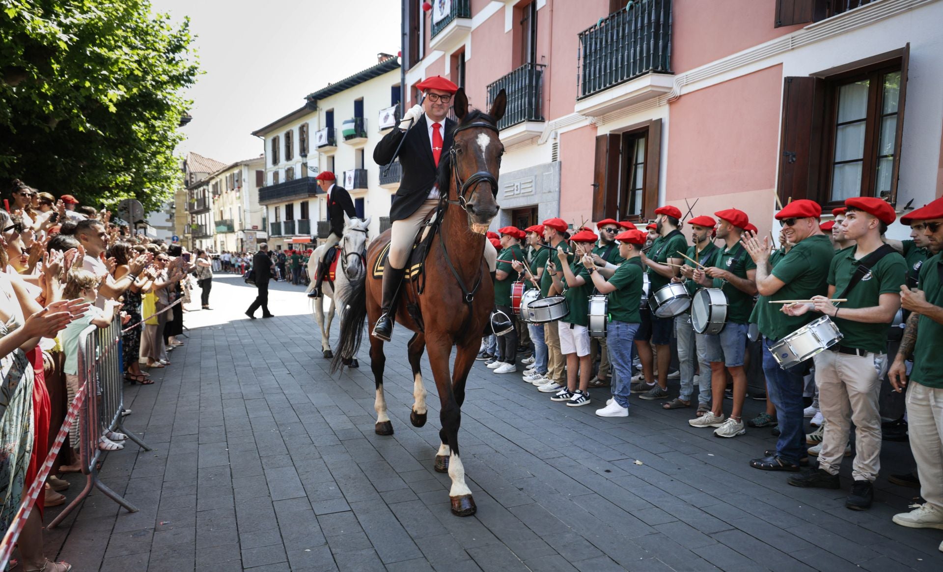 Irun vive una intensa víspera del gran día del año