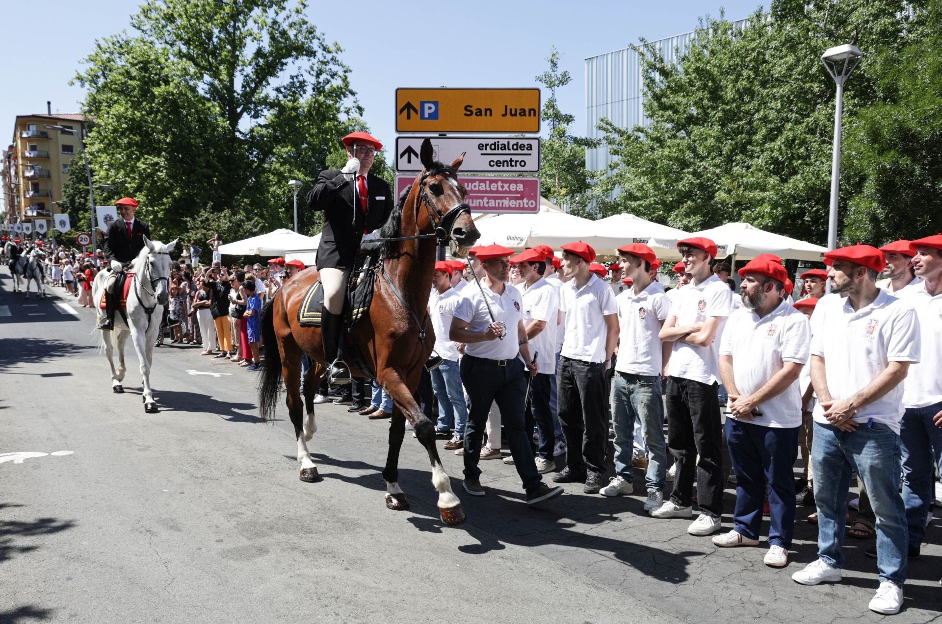 Irun vive una intensa víspera del gran día del año