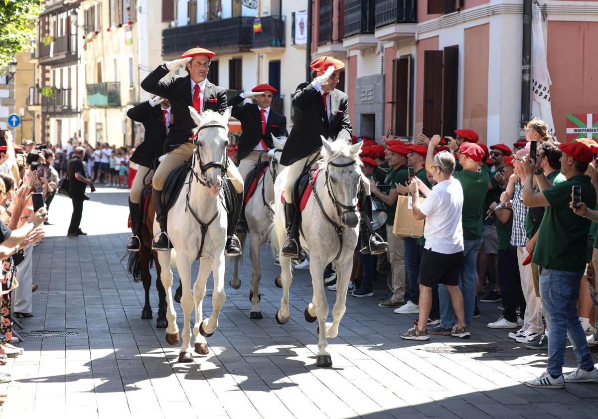 Irun vive una intensa víspera del gran día del año