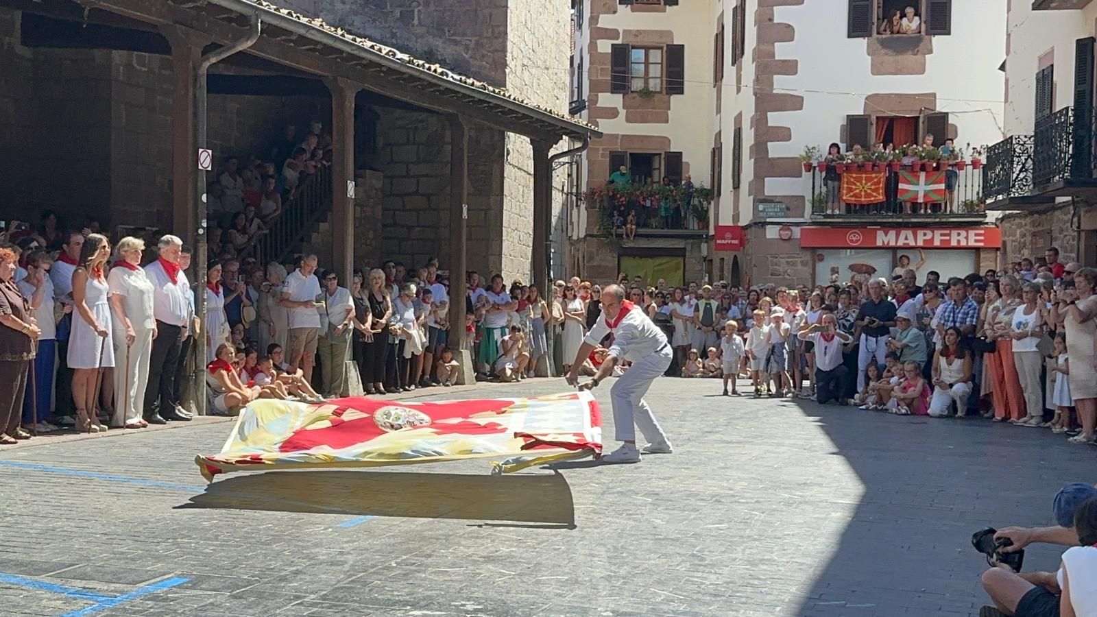 Doneztebe baila al sol