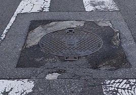 Estado de la alcantarilla por la que cruzó la víctima del accidente.