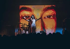 La cantante Judeline, este sábado, durante su concierto en Irun.