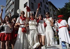 Emoción, sol y calor en el Alarde tradicional
