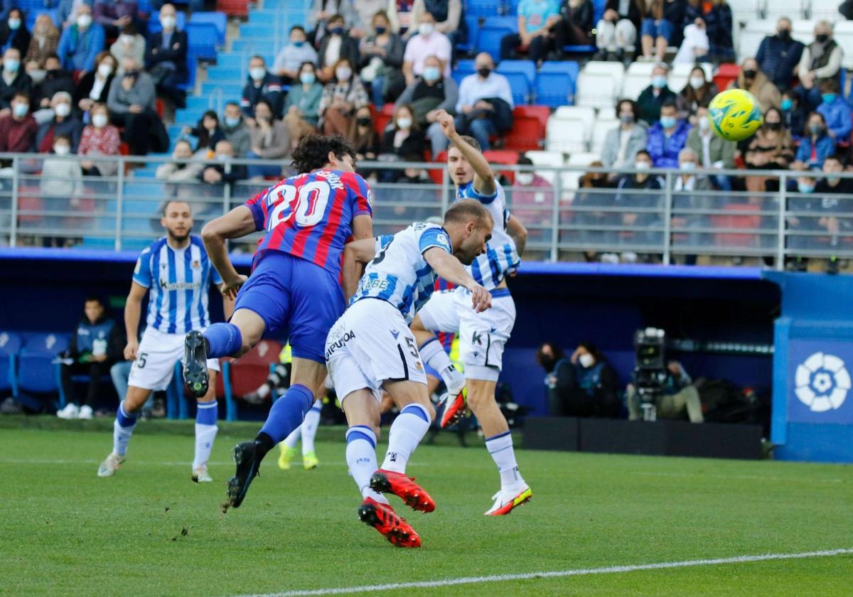 Duelo entre Sanse y Eibar en Segunda en 2021.