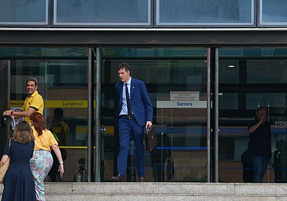 Entrada del Palacio de Justicia en San Sebastián, en el barrio de Egia.