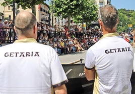 Goikoetxea eta Larrañaga zaleen aurrean aurkezpenean.