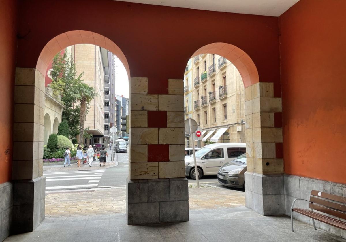 Imagen de los arcos desde el interior del Consistorio.