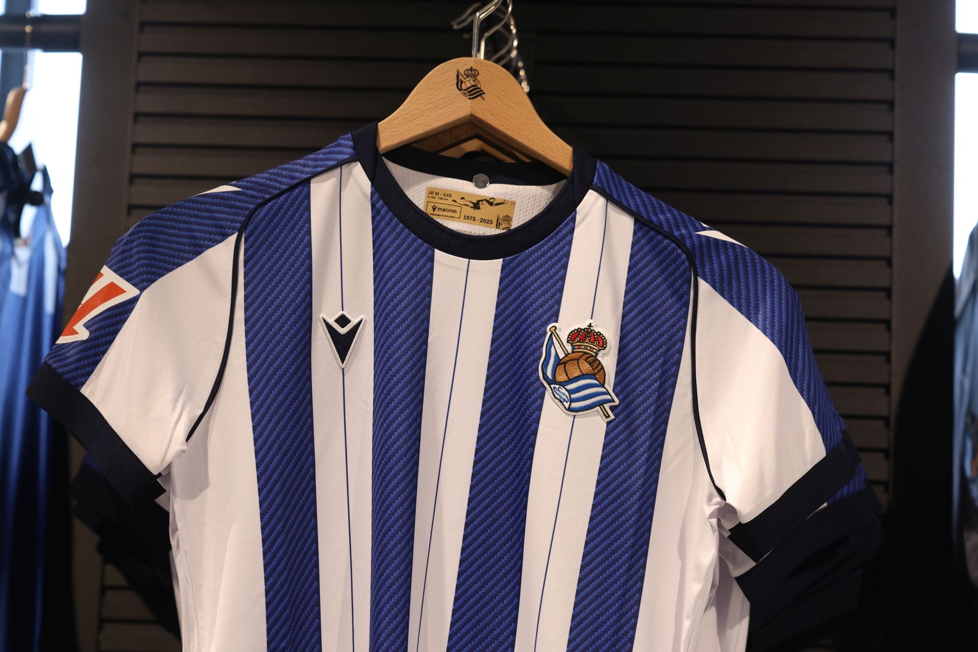 Las primeras equipaciones de la Real ya están vendidas