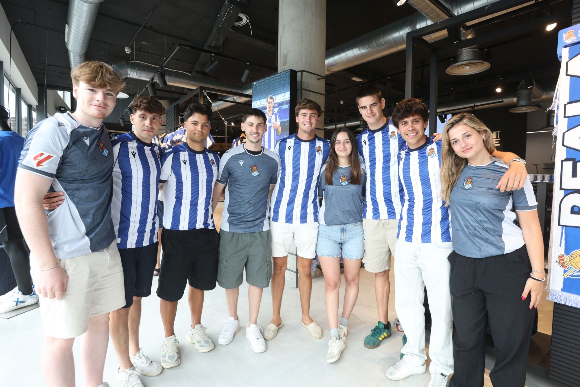 Las primeras equipaciones de la Real ya están vendidas