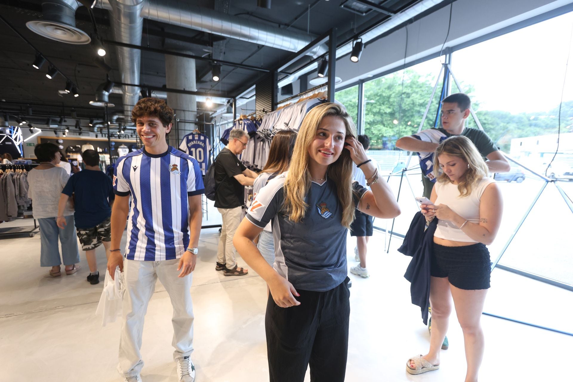 Las primeras equipaciones de la Real ya están vendidas